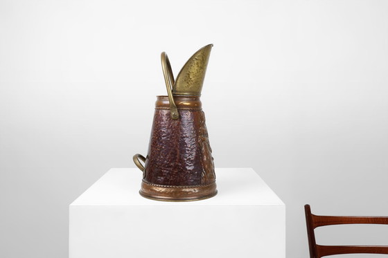 Image 1 of Porte-parapluie en cuivre avec image médiévale en relief, France vers 1900