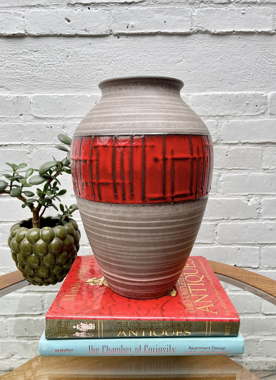 Image 1 of Vase vintage rouge d'Allemagne de l'Ouest 1202/35