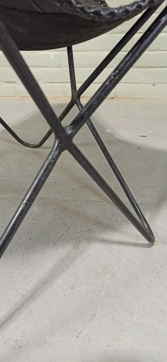 Image 1 of Fauteuil papillon en cuir noir