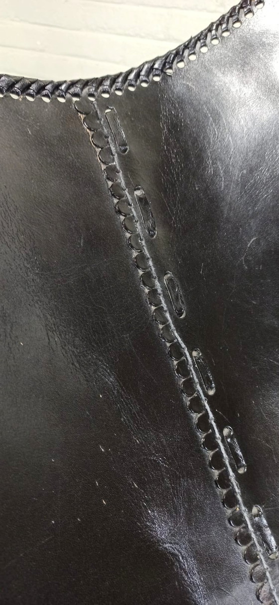 Image 1 of Fauteuil papillon en cuir noir