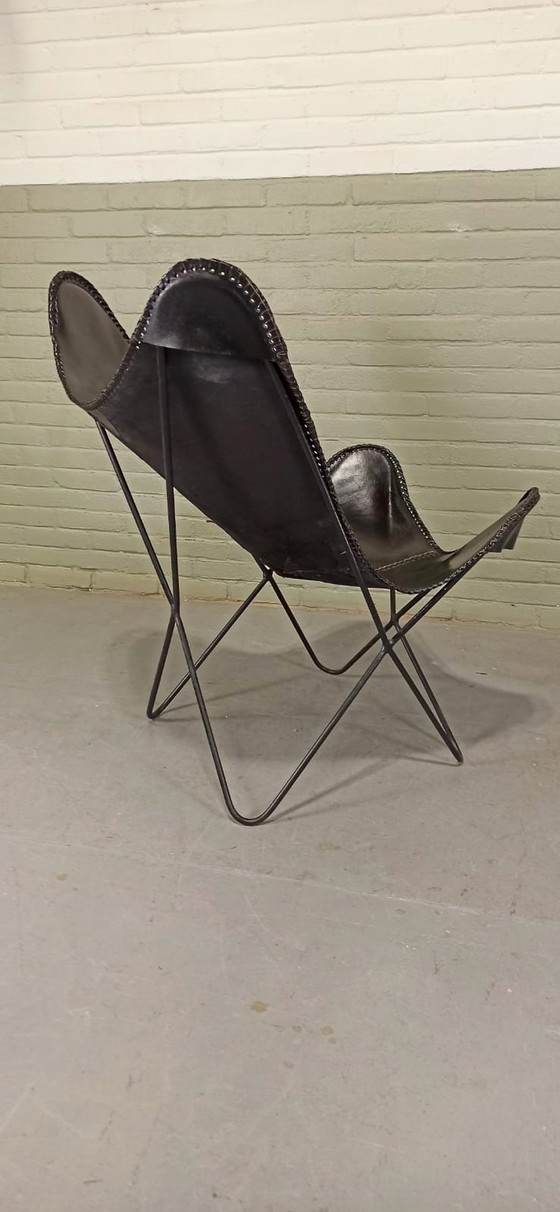 Image 1 of Fauteuil papillon en cuir noir