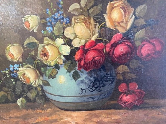 Image 1 of Tilly Moes - Nature morte avec des roses dans un pot de Cologne