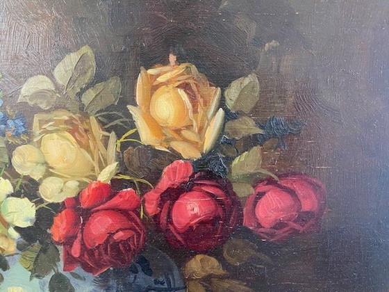 Image 1 of Tilly Moes - Nature morte avec des roses dans un pot de Cologne