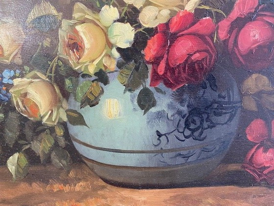 Image 1 of Tilly Moes - Nature morte avec des roses dans un pot de Cologne