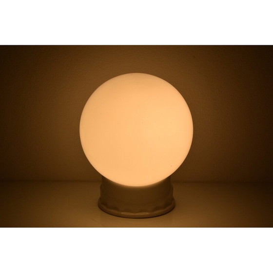 Image 1 of Lampe vintage en verre opalin et porcelaine blanche, Tchécoslovaquie, années 1950