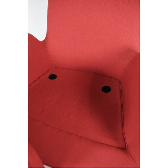 Image 1 of Fauteuil vintage avec pieds en noyer et tapissé de tissu rouge pour Normann Copenhagen