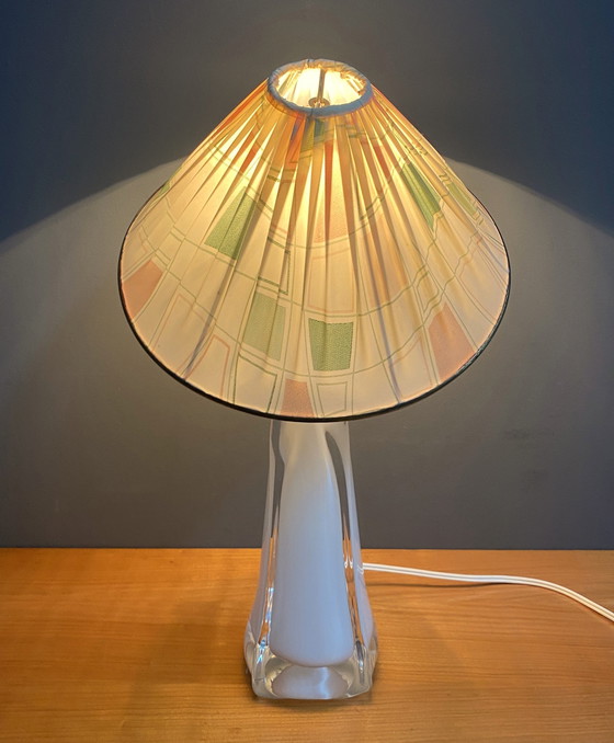 Image 1 of Lampe de table en verre blanc, 1960S
