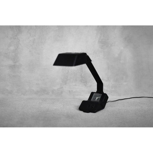 Lampe de bureau vintage en plastique noir avec horloge par Wojciech Dybek pour Polamp Pułtusk, 1987.