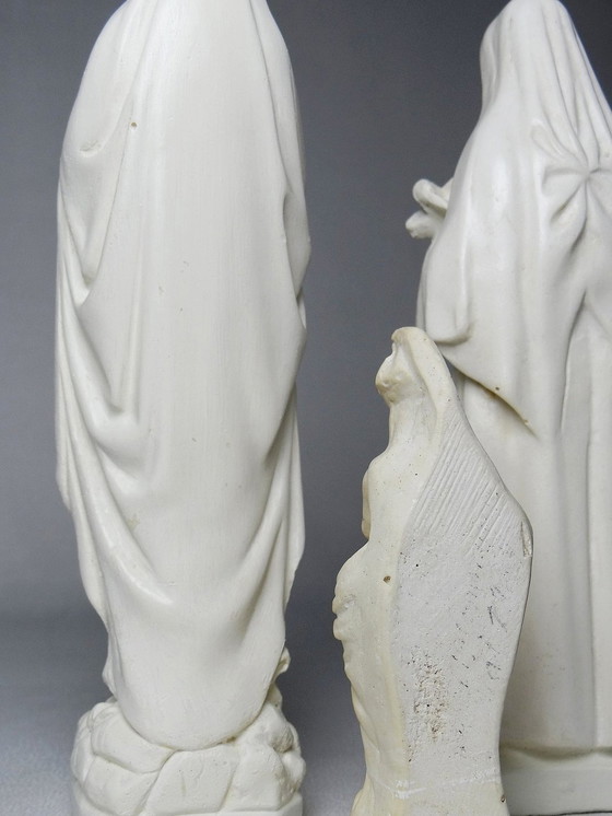 Image 1 of Trio De Statuettes Religieuses Vintages/Anciennes Platre Monochrome