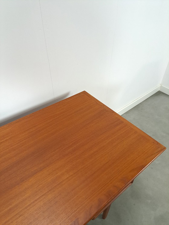 Image 1 of Bureau design danois en teck avec tiroirs