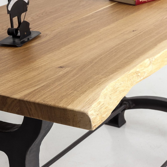 Image 1 of Etabli, Table De Travail Avec Un Piètement En Fonte