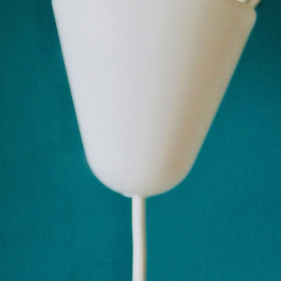 Image 1 of Lampe suspendue "Etude" en verre opalin par Mickael Bang pour Holmegard, Danemark 1972