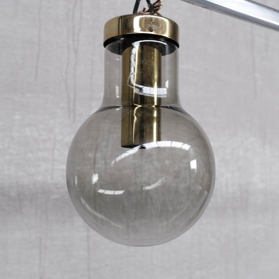 Image 1 of Suspension en verre fumé et laiton du milieu du siècle par Raak, Hollande années 1980