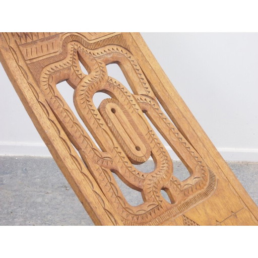 Chaise vintage ethnique africaine en bois de teck taillé à la main