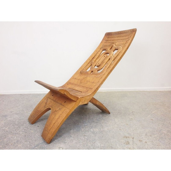 Image 1 of Chaise vintage ethnique africaine en bois de teck taillé à la main