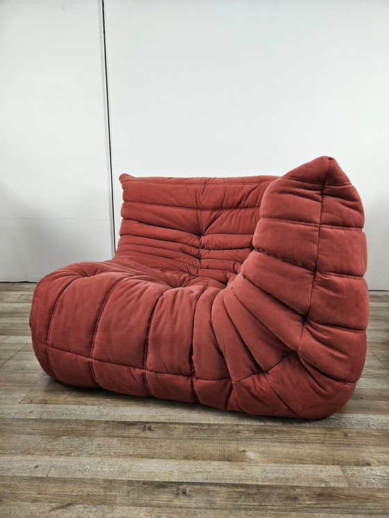 Image 1 of Canapé Togo de Michel Ducaroy pour Ligne Roset en tissu rouge