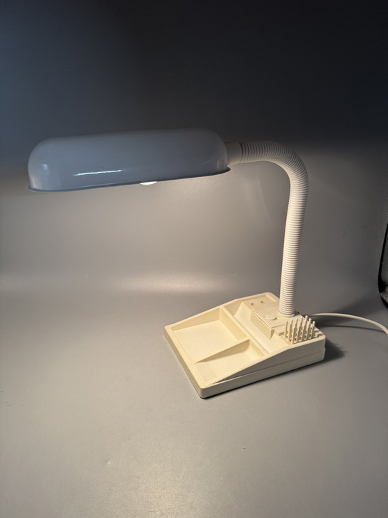 Image 1 of Lampe de bureau E-Lite avec bras articulé et plateau à trombones dans la base, vers 1970
