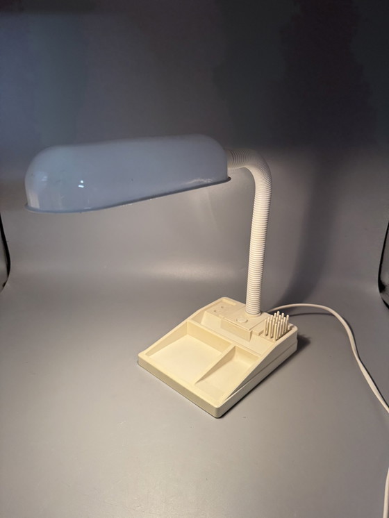 Image 1 of Lampe de bureau E-Lite avec bras articulé et plateau à trombones dans la base, vers 1970