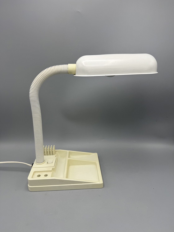 Image 1 of Lampe de bureau E-Lite avec bras articulé et plateau à trombones dans la base, vers 1970