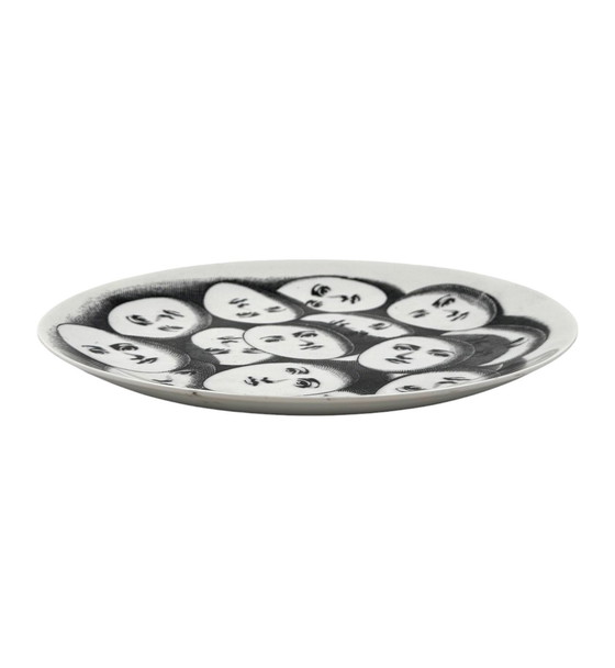 Image 1 of Piero Fornasetti, Mod. 187 Assiette en porcelaine de la série "Tema E Variazioni", Fornasetti, ca. 1960