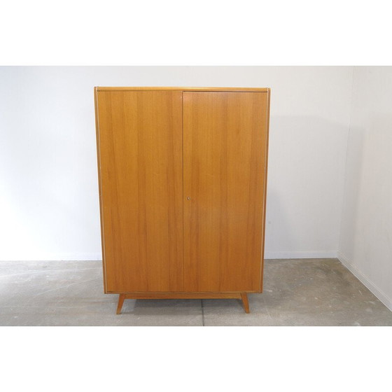 Image 1 of Armoire vintage en bois de hêtre par Bohumil Landsman pour Jitona, Tchécoslovaquie 1970