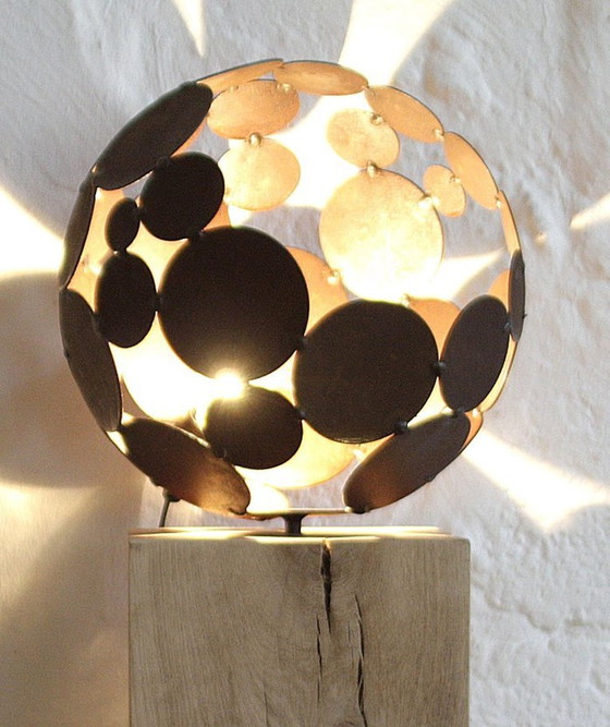 Image 1 of Stefan Traloc, Globe lumineux d'intérieur