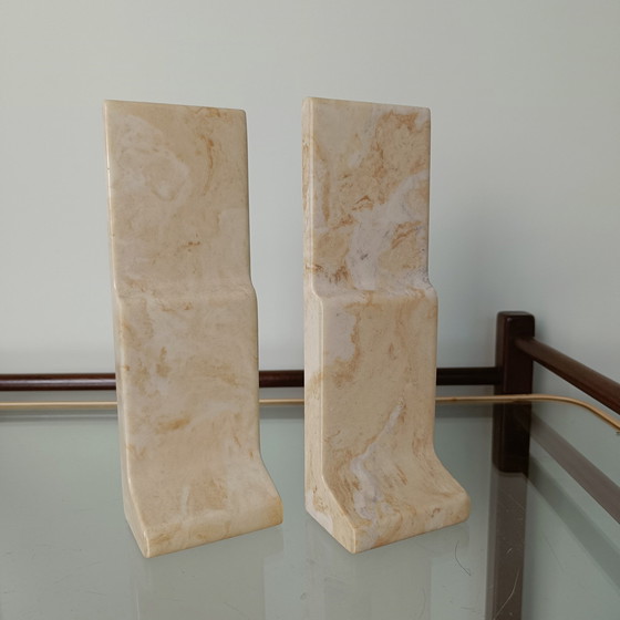 Image 1 of Serre-livres en travertin