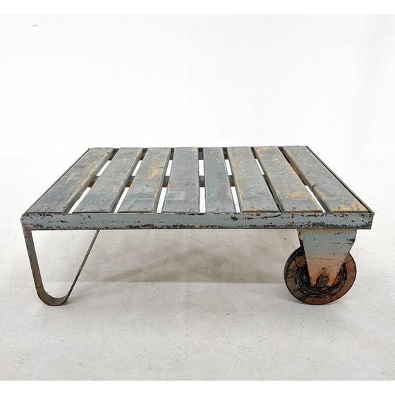Image 1 of Table basse industrielle vintage en métal et bois