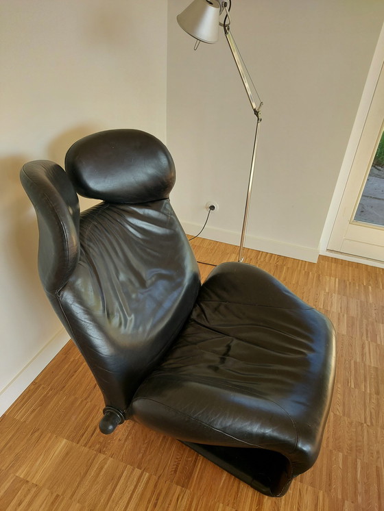 Image 1 of Wink Cassina Lounge Chair Cuir noir