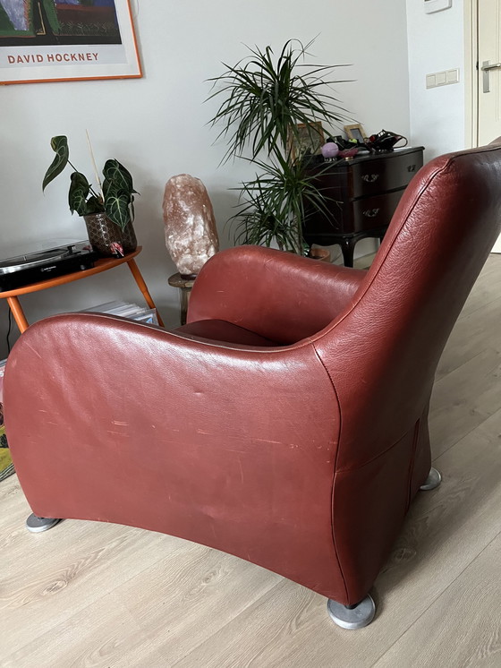 Image 1 of Fauteuil Loge de Montis en cuir brun rouge