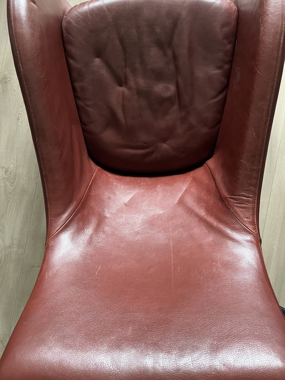 Image 1 of Fauteuil Loge de Montis en cuir brun rouge