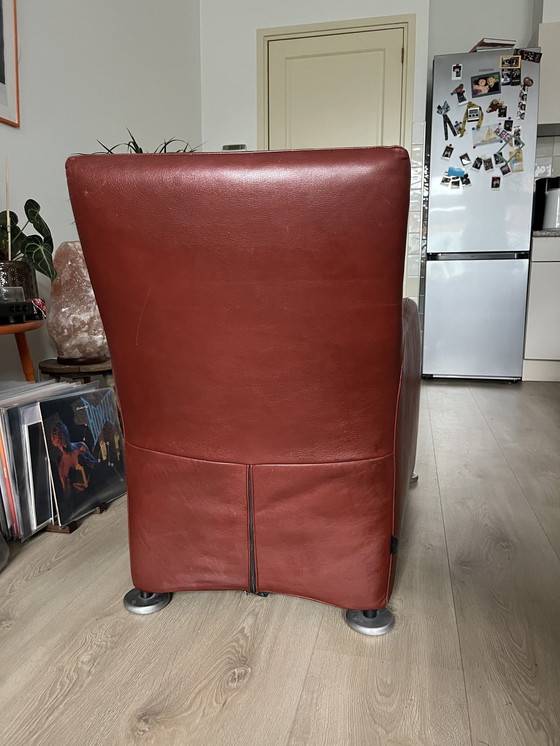 Image 1 of Fauteuil Loge de Montis en cuir brun rouge