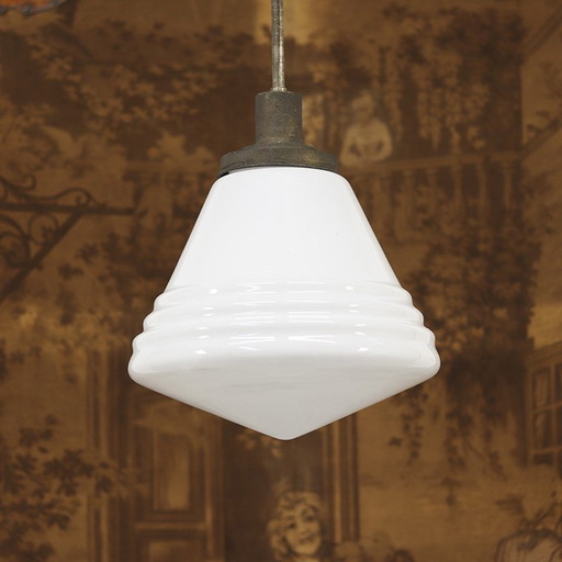 Lampe suspendue en opaline Art Déco