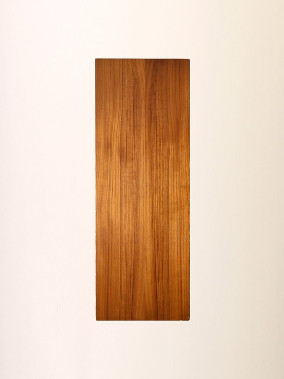Image 1 of Table de nuit flottante vintage scandinave en teck avec tiroir et étagère