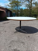 Table à manger lourde vintage
