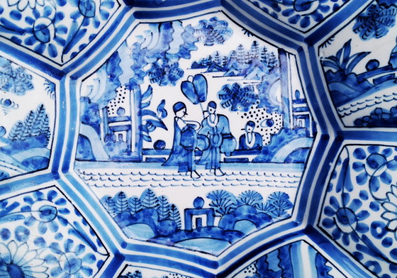 Image 1 of Plat plissé du XVIIe siècle Bleu de Delft