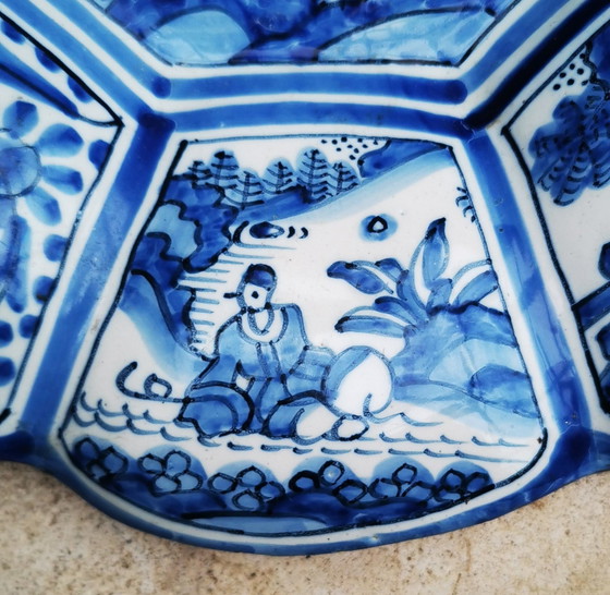 Image 1 of Plat plissé du XVIIe siècle Bleu de Delft