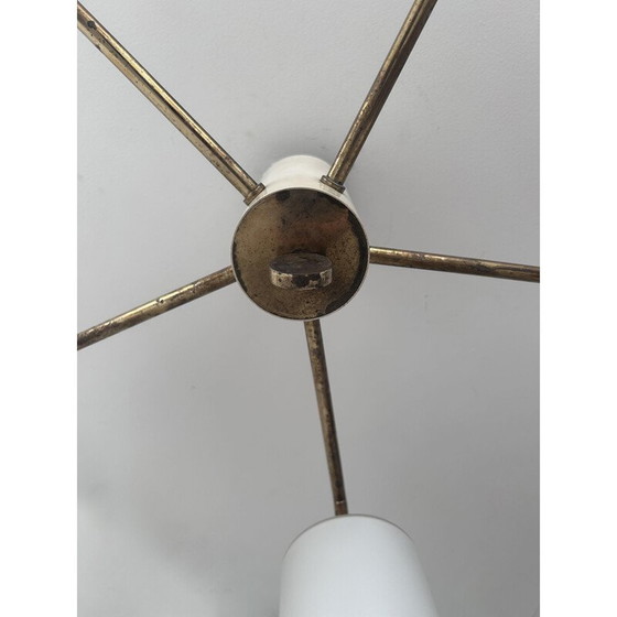 Image 1 of Plafonnier vintage à 5 branches en laiton et opaline, Italie 1950
