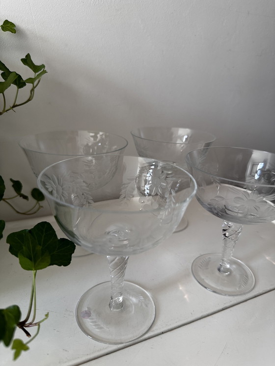 Image 1 of 4 coupes à champagne en cristal