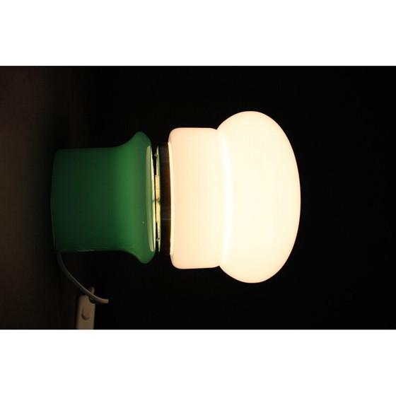 Image 1 of Lampe de table vintage en verre opalin, Tchécoslovaquie 1960