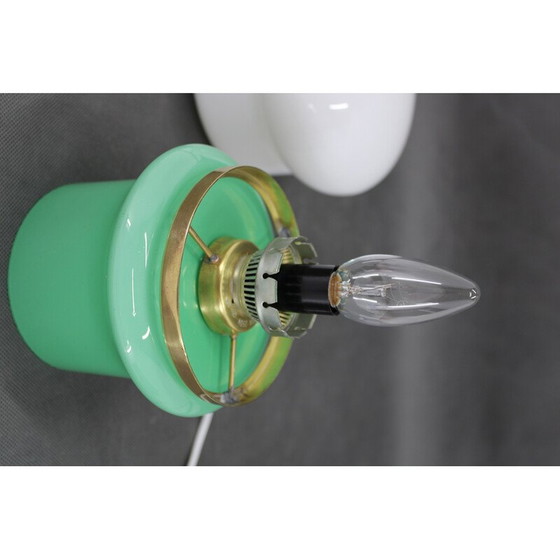 Image 1 of Lampe de table vintage en verre opalin, Tchécoslovaquie 1960