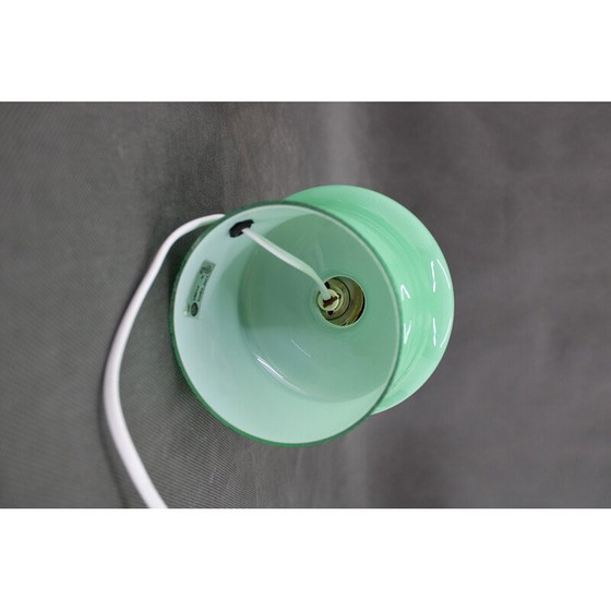 Image 1 of Lampe de table vintage en verre opalin, Tchécoslovaquie 1960