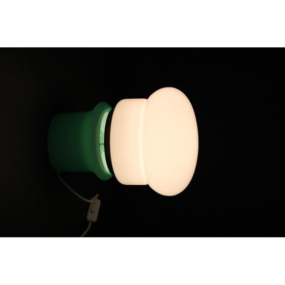 Image 1 of Lampe de table vintage en verre opalin, Tchécoslovaquie 1960