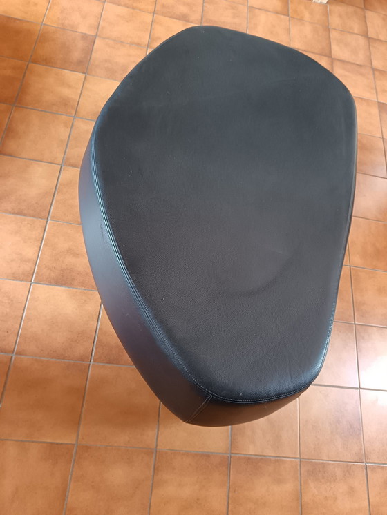 Image 1 of 2 superbes Poufs Moroso Cuir Noir Et Ivoire