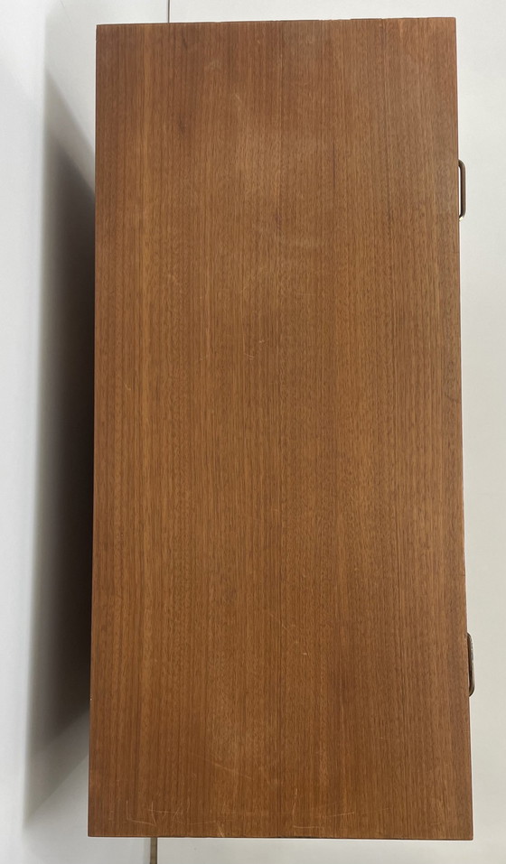 Image 1 of Commode en bois de teck au design vintage