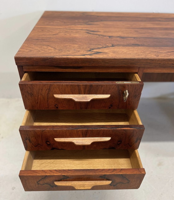 Image 1 of Bureau de direction danois vintage en bois de rose, 1960S