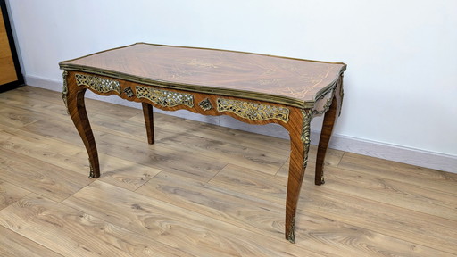 Table Basse Marquetée De Style Louis Xv