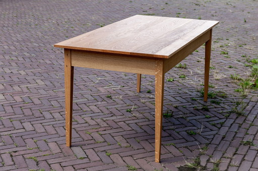 Handgemaakte Eiken Eettafel / Table en chêne. Fait à la main, chêne.