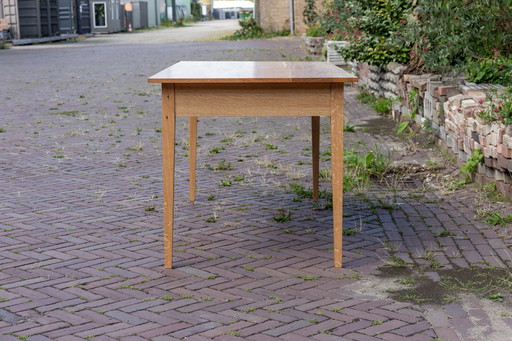 Handgemaakte Eiken Eettafel / Table en chêne. Fait à la main, chêne.