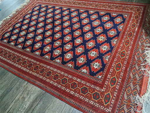 Tapis persan noué à la main